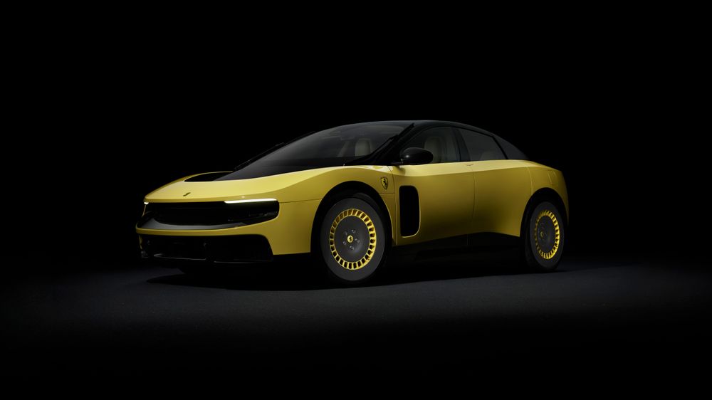 Ferrari Luce в профиль